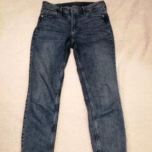 H&M light wash skinny jeans, size 6